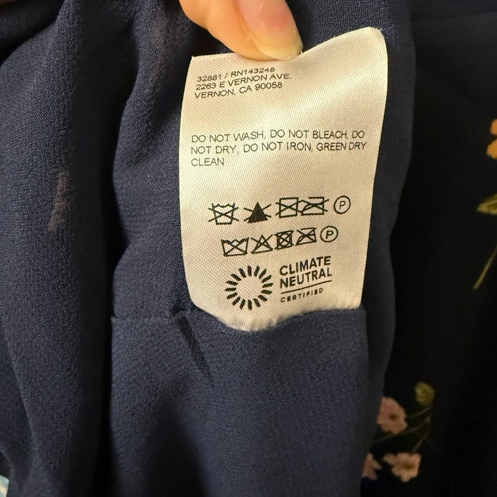 Reformation Fulton Floral Navy Midi Dress in Princess Margaret Size: 4 - Picture 15 of 15